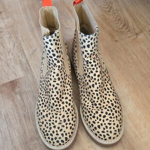 Dolce Vita Cream and Black Ankle Boots